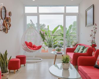 The Lakeview - West Lake Lotus Apartments - Hanoi - Front desk