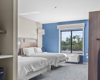 Holiday Inn Express & Suites Manchester-Airport By IHG - Manchester - Bedroom