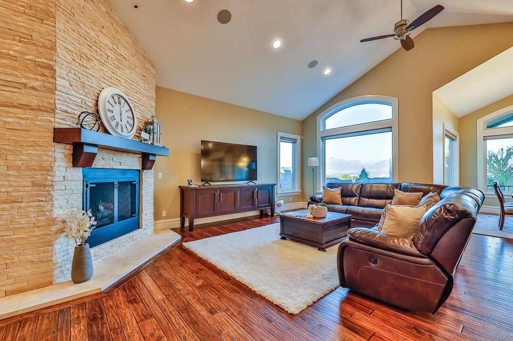 Luxury Family Home, 15 Miles To Downtown Slc! - South Jordan - Obývací pokoj