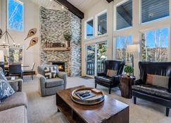 Laurelwood Condominiums - Snowmass Village - Living room