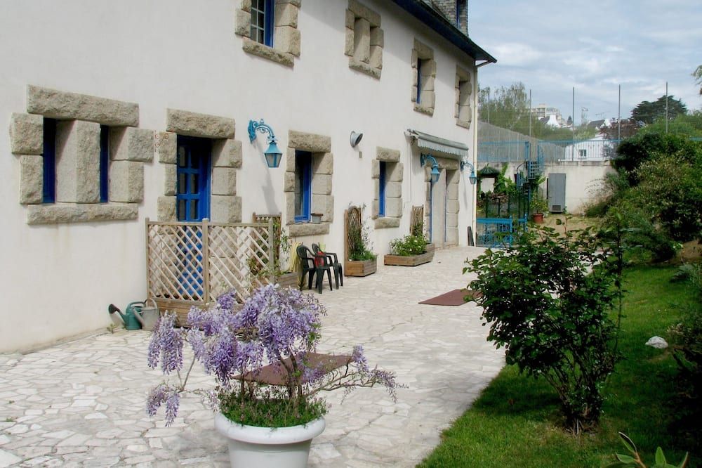 Logis Hotel De La Corniche - Brest - Patio