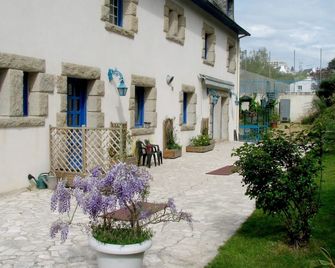 Logis Hotel De La Corniche - Brest - Patio