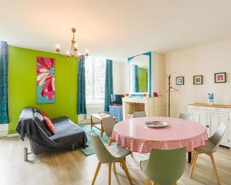 Chateau Turgot Gites - Potigny - Comedor