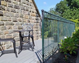 1 bedroom accommodation in Curbar, near Bakewell - Baslow - Balcony