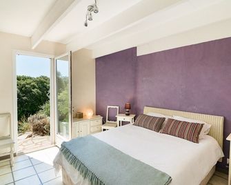 Villa Mas De Bouis - Views, Heated Pool, XL 6 Bedroom, Ac, Nature, Beauty & Boules! - Saint-Martin-de-Londres - Bedroom