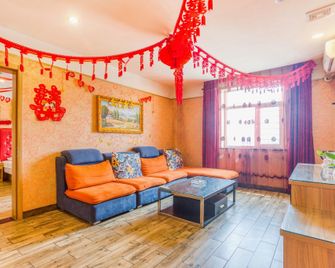 Aiju Chain Hotel Yingkou Laobianying Main Road South - Yingkou - Living room