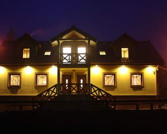 Mazurski Raj Luksusowa Turystyka - Pozezdrze - Edificio