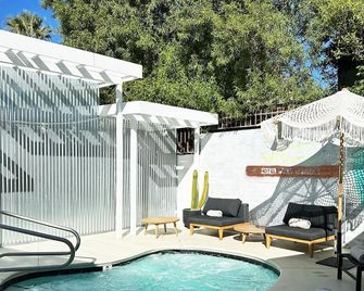 Jazz Hotel Palm Springs - Palm Springs - Patio