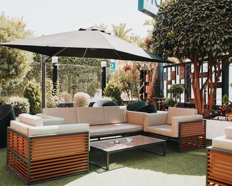 Hotel Málaga Nostrum Airport - Malaga - Patio
