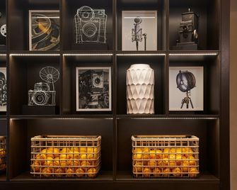 Hampton Inn & Suites Los Angeles/Sherman Oaks - Sherman Oaks - Lobby