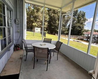 Enjoyable lakeside cabin in Babson Park on Crooked Lake - Babson Park - Balcony