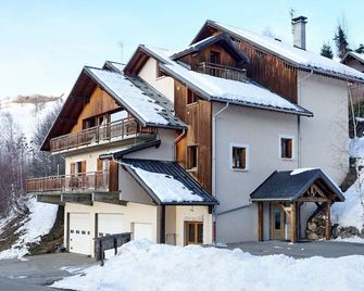 Chalet Hotel La Tuviere Bike Inn - Saint-Pancrace - Будівля