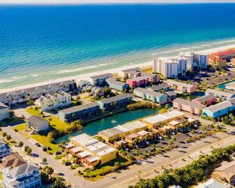 Moonlight Beach Studio - Pensacola Beach - Building