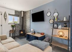 Birch Cottage - Tenby - Living room