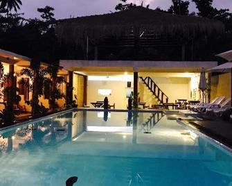 Holaa Mirissa - Matara - Piscina