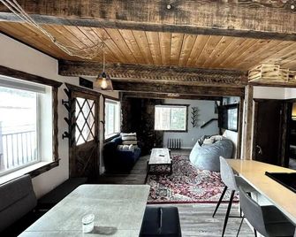Charming 3-bedroom Tabernash Tavern at Winter Park - Tabernash - Sala de estar
