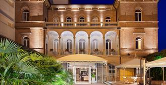 阿德里亞阿姆賓特別墅酒店 - 里米尼 - 里米尼 - 建築