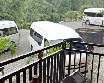 Kahyuna Guesthouse - Sukapura - Parveke