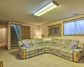 Bryce Canyon Area House with Mountain Views! - Tropic - Pokój dzienny