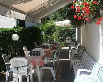 Hotel Collini - Pinzolo - Patio