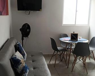 Real de minas apartment/2bath/2bedrooms/2bedrooms - Bucaramanga - Dining room