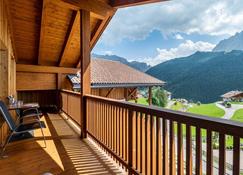 Villa Solinda App Puccini - Selva di Val Gardena - Balcony