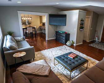 Comfy Cozy Casa - Medford - Sala de estar