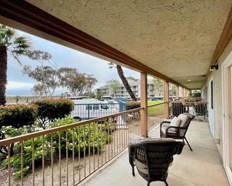 Spectacular Beach Retreat with Ocean View - Port Hueneme - Balcony