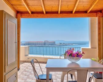Boutique Florence - Ermoupoli - Balkon