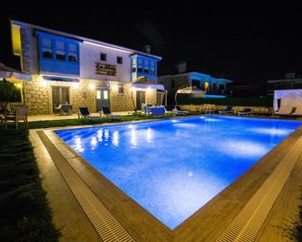 La Mira Hotel Alacati - Cesme - Piscina