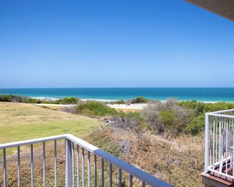 The African Reef - Geraldton - Varanda