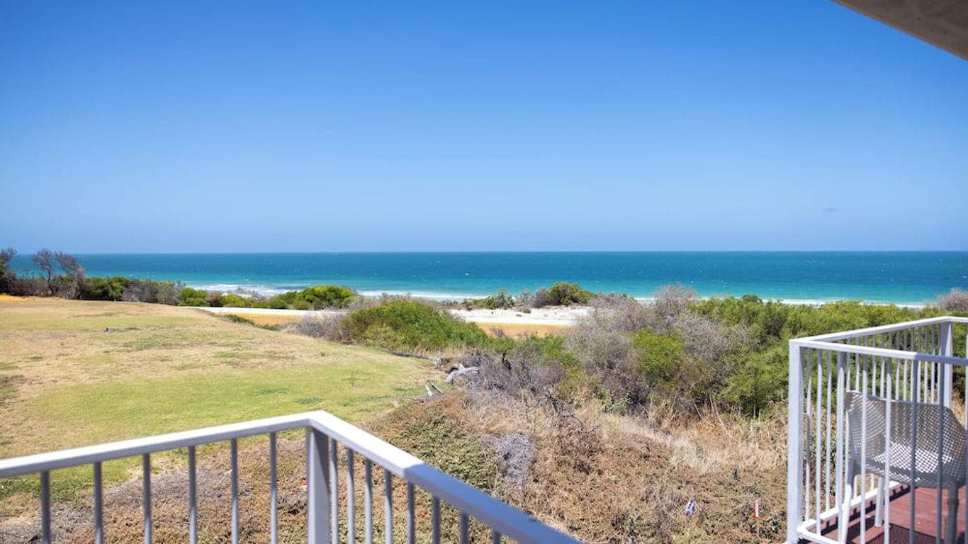 أفريكان ريف بيتش ريزورت