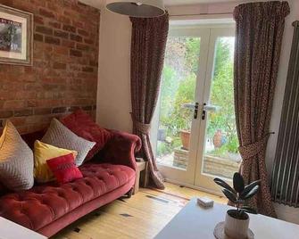 The Snug@Bournville - Birmingham - Living room