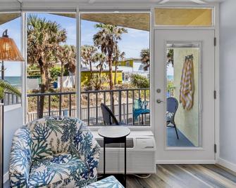 Ocean Oasis - Ocean View At Symphony Beach Club - Ormond Beach - Balcony