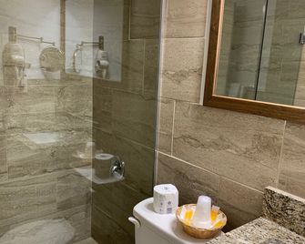 Newmarket Inn - Newmarket - Koupelna