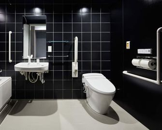 Sequence Suidobashi - Tokyo - Tokio - Baño