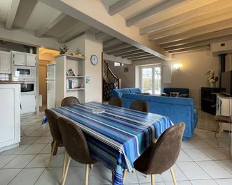 Maison Etxebarnia Cote - Ahaxe-Alciette-Bascassan - Comedor