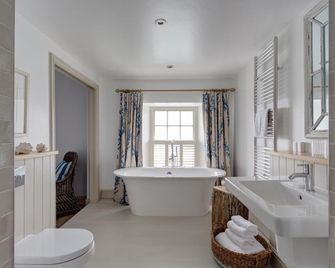 The Idle Rocks - Truro - Soverom