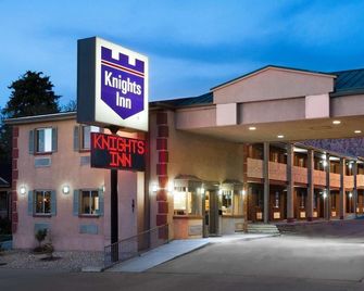 Knights Inn Cedar City - Cedar City - Edificio