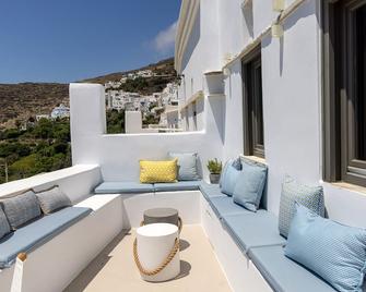 Living Theros Luxury Suites - Kardiani - Balcón