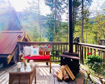 Spacious 5 bedroom Panorama Mountain Retreat ! - Panorama - Balkon