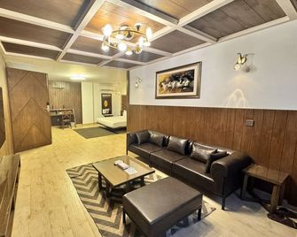 Hotel Crown Inn - Karachi