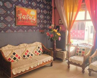 City Palace And Banquet Hall - Chhatarpur - Living room