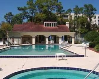 Lakefront Luxury Furnished Split Floor Plan First Floor Condo - Casselberry - Pool