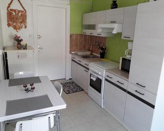 Duplex 2 Au Centre De Mirecourt - Mirecourt - Kitchen