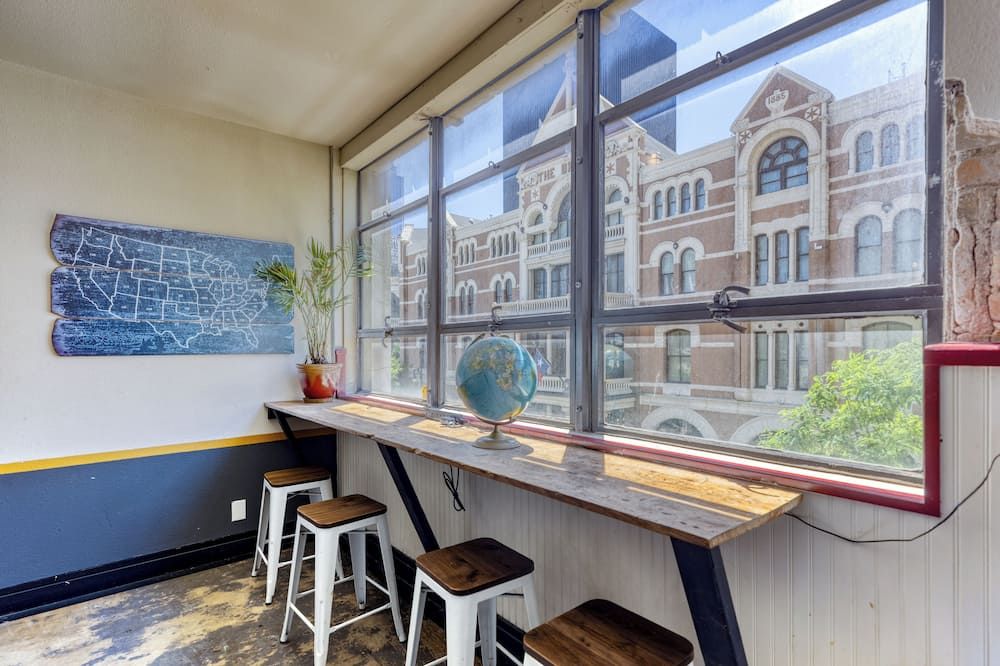 Firehouse Hostel - Austin