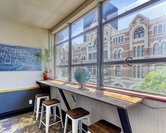 Firehouse Hostel - Austin