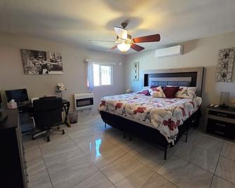 Charming 2-bedroom house with WiFi, AC in beautiful Cananea - Cananea - Bedroom