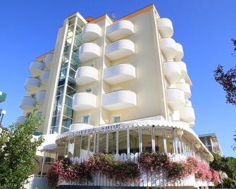 فندق سالوس سمارت آند تشيك - جيسولو - مبنى