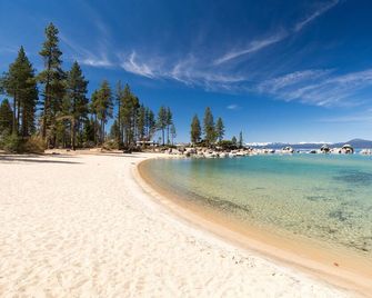 The McCloud Condominium complex is one of the most popular vacation rentals - Incline Village - Beach